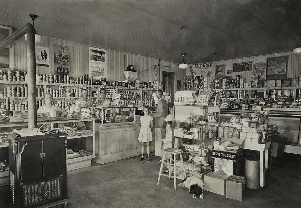 TracesofTexas's tweet image. Traces of Texas reader Derrel Lyon kindly was nice enough to share this great shot of a store in Pleasant Grove back in 1936. Derrell included a great caption:
"This is the heart of Pleasant Grove when it was just a rural and unincorporated part of Dallas County, and before it…