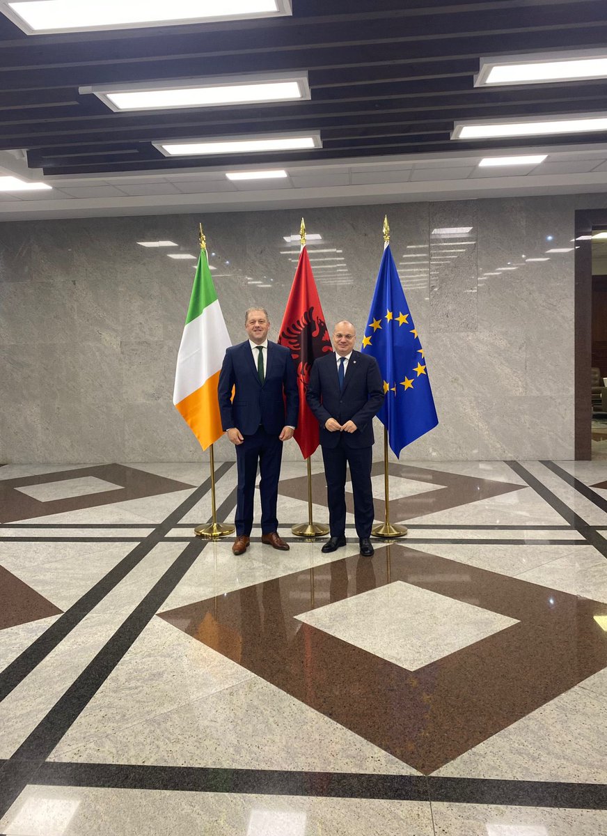 ThomasByrneTD's tweet image. Touchdown in Tirana 🇦🇱
I started my visit by meeting with Minister for Europe and Foreign Affairs, @IgliHasani.
Positive discussions on how Ireland and the EU can best support Albania on its EU path and the growing relationship between our two countries.
🇮🇪🇦🇱🇪🇺 @IrlEmbAthens
