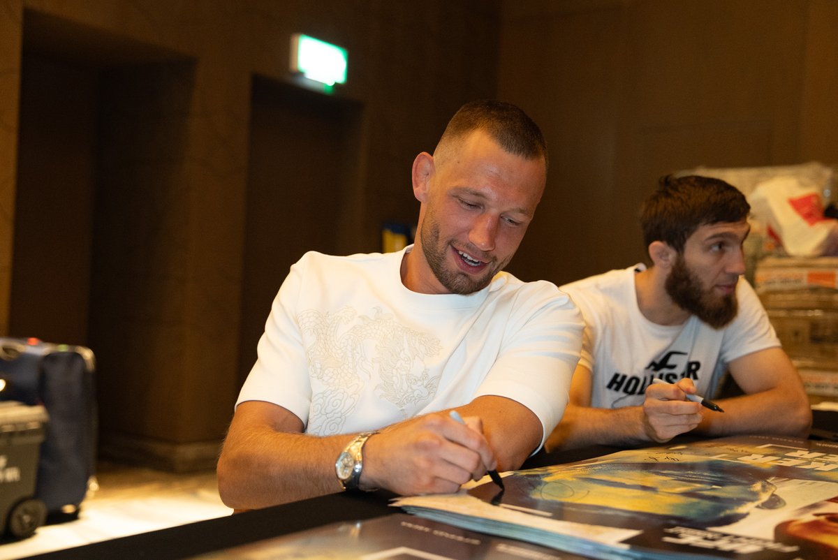 UFCFRA's tweet image. ✍️ La fight week de l'#UFCAbuDhabi est lancée !
@VisitAbuDhabi | @InAbuDhabi | #InAbuDhabi