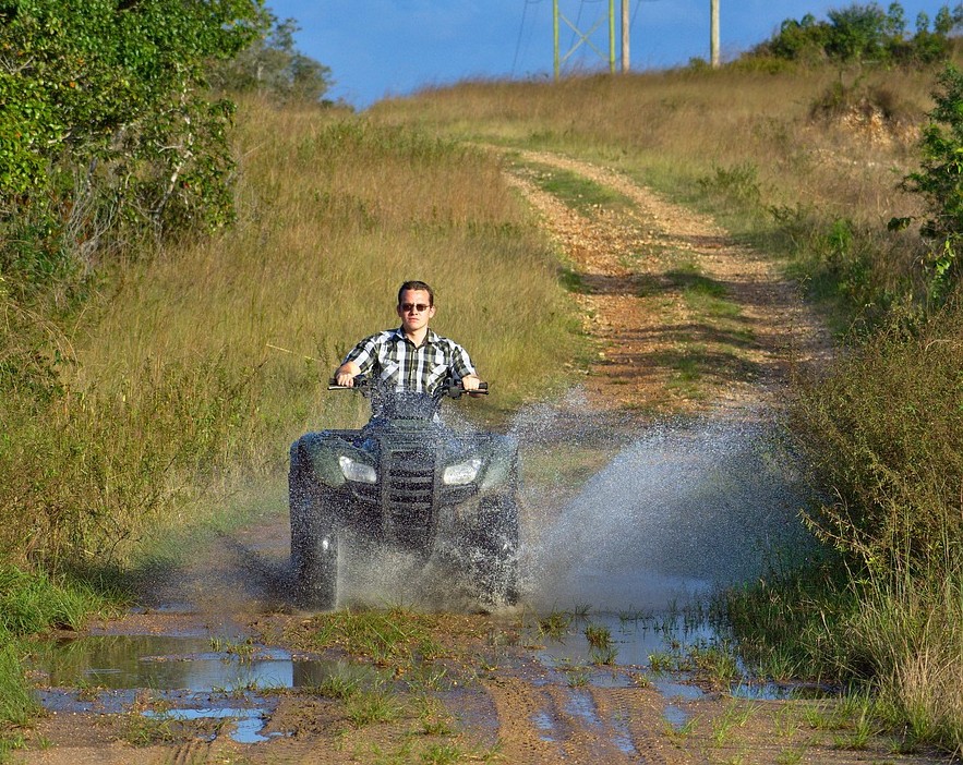 CLANorth's tweet image. You might think it is cool to be all 'gung ho' driving around ATVs and quad bikes without protective gear (think: helmet for starters) - accidents can, and do, happen.
These vehicles might be dinky, but they are not toys... A simple message in common sense this #FarmSafetyWeek