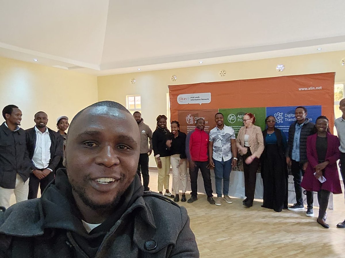Shirika la Arid Land and Information Network, wameandaa kongamano la Vijana katika hoteli ya kifahari Enchula, ili kujadili kuhusu swala la mabadiliko tabia nchi au Climate Change. 

#NewsUpdate #newsfeed #Kajiado #news #fy @A