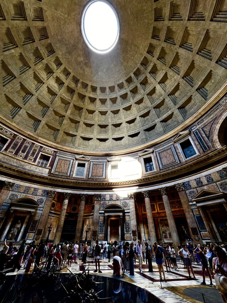 Alex_Panetta's tweet image. The Pantheon. 10:30 am and 11:30 am. Showing the effect of the light descending to floor level, positioned perfectly to illuminate the doorway every year at noon on Rome’s birthday, April 21, as the emperor entered as if illuminated by a celestial spotlight. Heck of a visual…