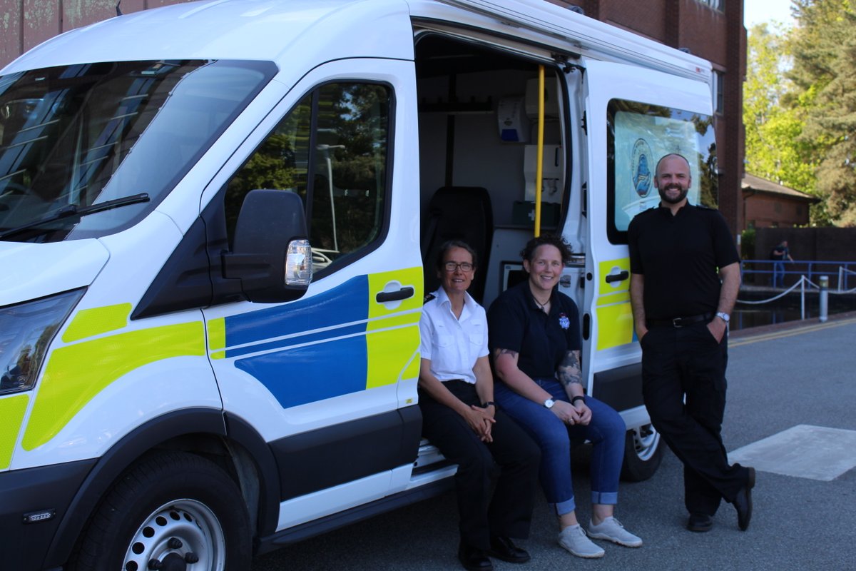 SuffolkPolice's tweet image. Read this short feature on Suffolk’s new welfare support van & the critical role it can play in supporting officers and staff across the county. Read more here> orlo.uk/zmilY