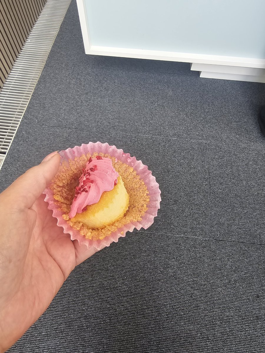 WWWheesht's tweet image. At the #SandiePeggie hearing. Again.
Huge thanks to @murdo_fraser for t̶h̶e̶ c̶u̶p̶c̶a̶k̶e̶s̶ breakfast.