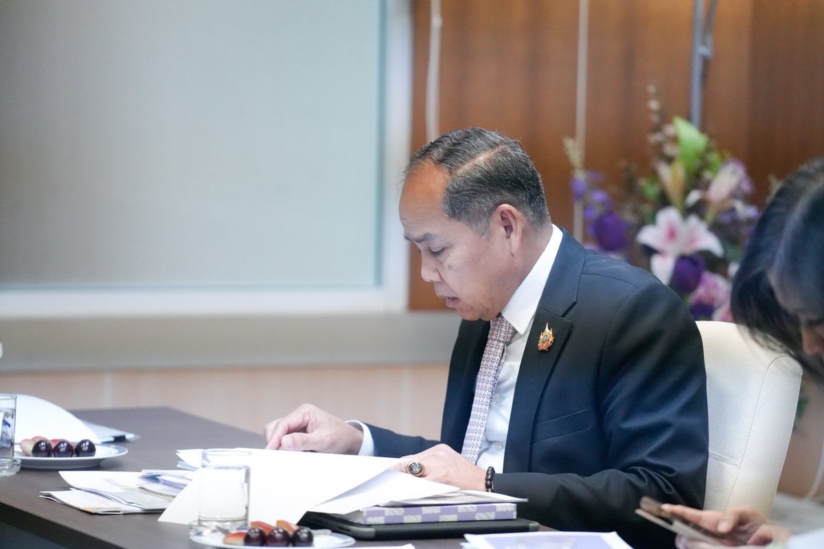 ingshin's tweet image. ประชุมวางแผนงานกระทรวงวัฒนธรรม: เร่งขับเคลื่อนภารกิจวัฒนธรรมไทยให้ชัดเจน สร้างการรับรู้ให้ถึงพี่น้องประชาชน ยกระดับผลงานรูปธรรมในช่วงปลายปีนี้ค่ะ
วาระของการประชุมวันนี้เพื่อกำหนดแนวทางการทำงานในช่วงครึ่งปีหลัง และเร่งขับเคลื่อนวาระสำคัญที่เกี่ยวข้องกับ ‘วัฒนธรรมไทย’ ในหลายมิติ…