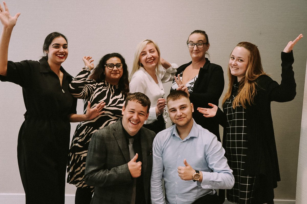 Springboard_UK's tweet image. Not all heroes wear aprons - some donate, volunteer, or mentor.
Support Springboard and be part of someone's journey into a life-changing hospitality career 🧡
Start here: loom.ly/YrUjO08
#Springboard #ChangeLives #HospitalityCareers #fundraising #donate #hospitality