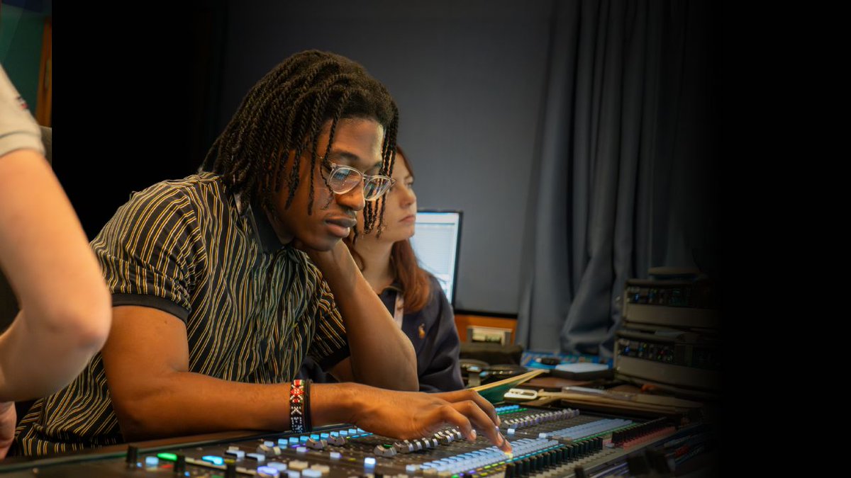 Young Sounds UK (@youngsoundsuk) on Twitter photo <a href="/unisouthampton/">University of Southampton</a> <a href="/TheBMRU/">Black Music Research Unit</a> <a href="/UniWestminster/">University of Westminster</a> EQUALIZE is a cross-sector collaboration, designed to revitalise music education by aligning it more closely with young people’s musical identities and creative practices.
(2/3) <a href="/unisouthampton/">University of Southampton</a> <a href="/TheBMRU/">Black Music Research Unit</a> <a href="/UniWestminster/">University of Westminster</a> EQUALIZE is a cross-sector collaboration, designed to revitalise music education by aligning it more closely with young people’s musical identities and creative practices.
(2/3)