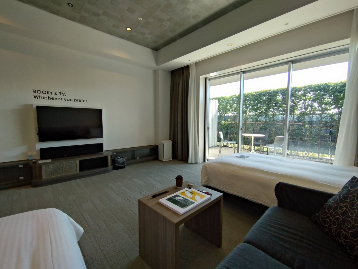 1orihara's tweet image. 暑くて頭が沸騰しているので、県内のホテルを予約する。東所沢のライブラリーホテル、駅から炎天下の道を歩くだけでグロッキー(死語?)。オープン記念で安く泊まる。例の美術館は休館日。仕事はあまり進まなかった🥲