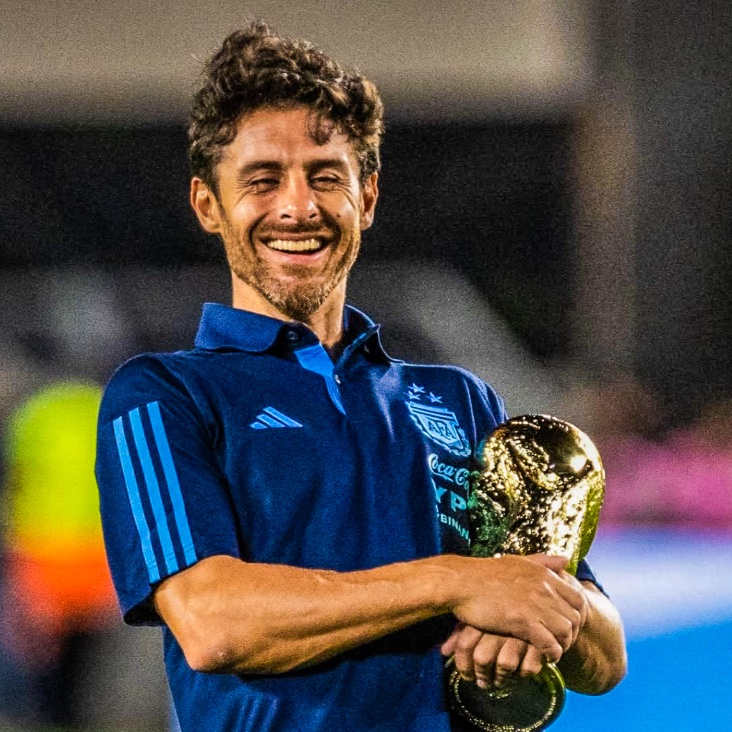 eurofootcom's tweet image. ๐ฆ๐ท๐ฃ๏ธ Pablo Aimar: "In football, when two players see the same play, itโs almost unstoppable. Thatโs why analysis is overrated. Football is about feelings." (Club รtletico Rock & Roll)