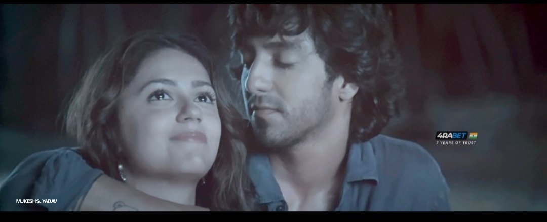 युवाओं को रोने से नहीं, उनके रोने की वजह से डर लगता है। अगर वो किसी सायरा जैसी मूवी में रोते हैं, तो उन्हें कभी किसी किसान की आत्महत्या पर भी झकझोरा जाना चाहिए,
कभी बेरोजगारी या शिक्षा व्यवस्था पर भी सवाल उठाना चाहिए।

#Saiyaara
#SaiyaaraMovie

#students