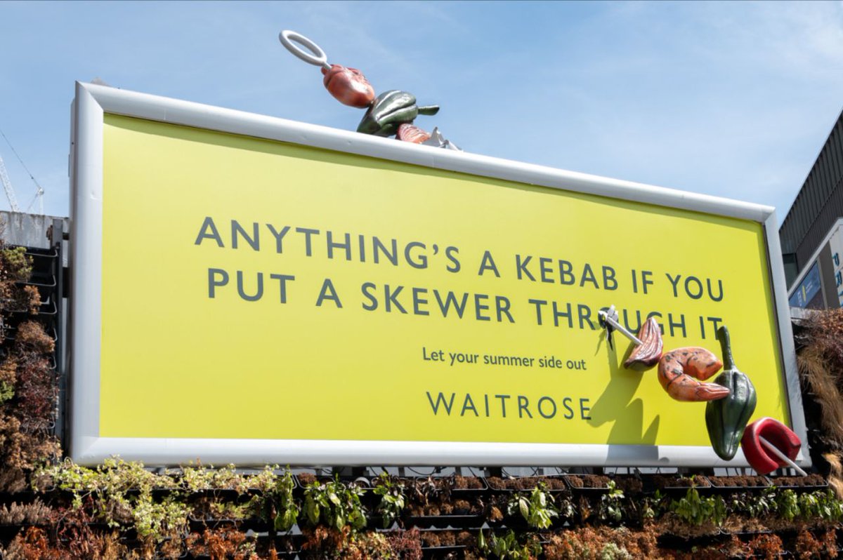 ReasonWhy's tweet image. Vallas publicitarias convertidas en brochetas.
El supermercado británico Waitrose celebra la espontaneidad de las comidas de verano con una acción creativa en publicidad exterior.
|| Más info 👉🏽 reasonwhy.es/actualidad/wai…