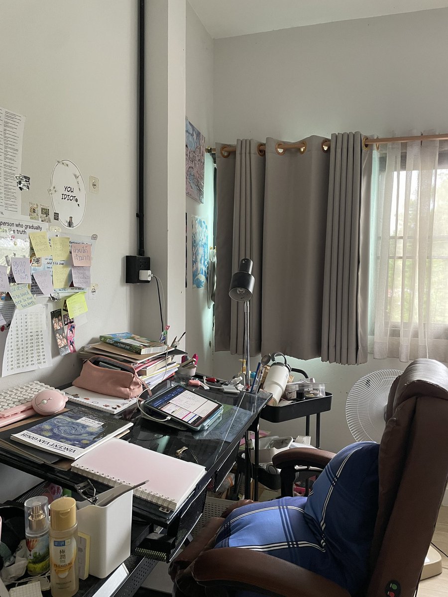 JescyI's tweet image. อยากลงรูปนี้เดี่ยวๆ สถานที่เรียนของข้ารกมากแต่ใช้งานจริง #whdjdtd