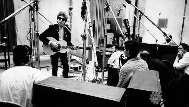 rickyaross's tweet image. Here&apos;s this week&apos;s radio blog. It&apos;s a very special anniversary for, perhaps, the greatest single of all time....read on.
rickyross.com/?p=6248