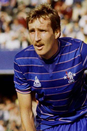 whitewall618431's tweet image. Just heard the news about the death of the ultimate cult Chelsea player Joey Jones. Absolutely loved by the fans his running round Stamford Bridge clenching his fist to the Shed and West Stand before kick off in 1983-4 will never be forgotten RIP Joey.