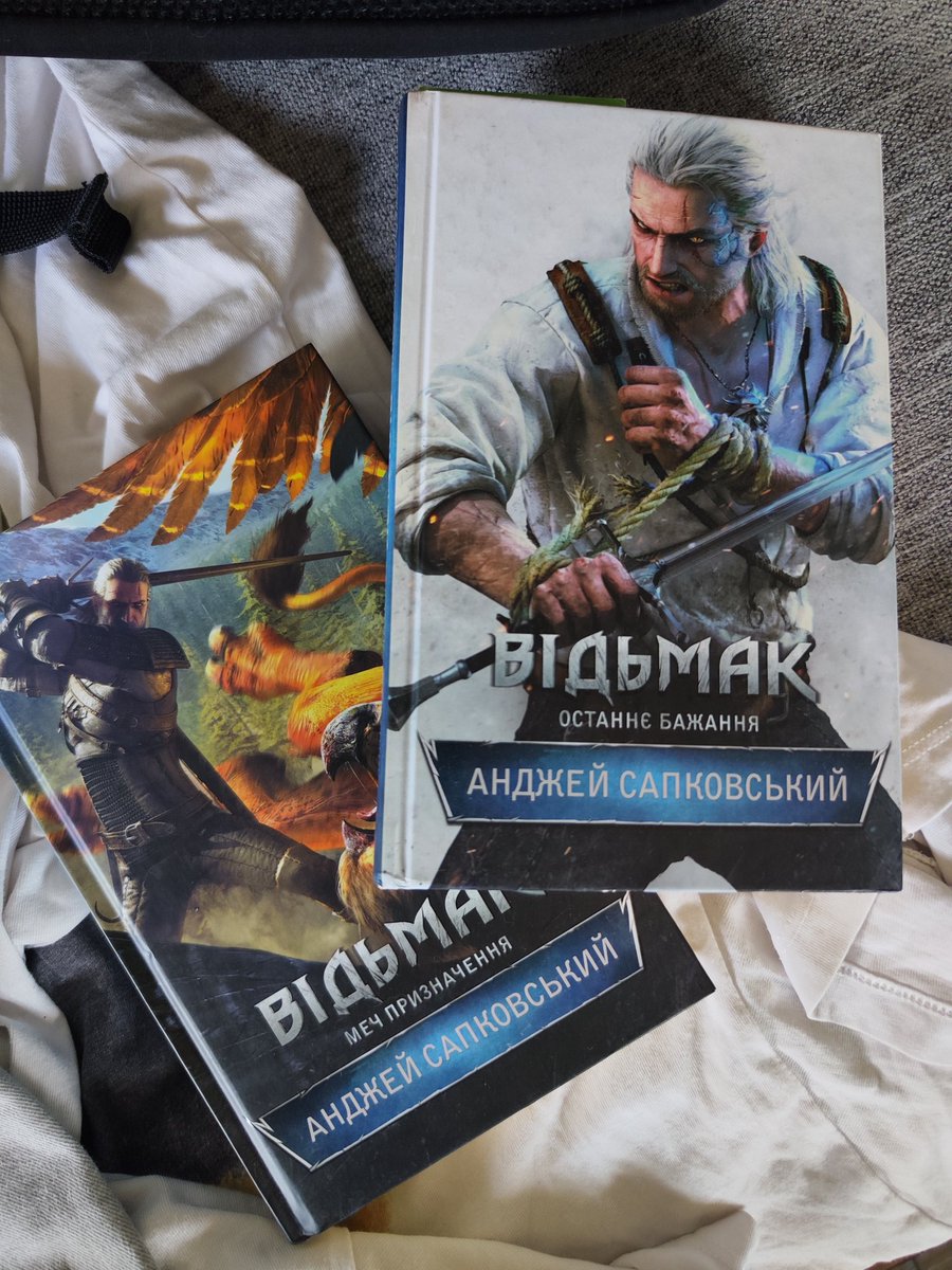 Заберіть в мене хтось ці 2 книжулі
Віддам по 150 грн 
<a href="/book_bag_ua/">КнигоТорба</a>