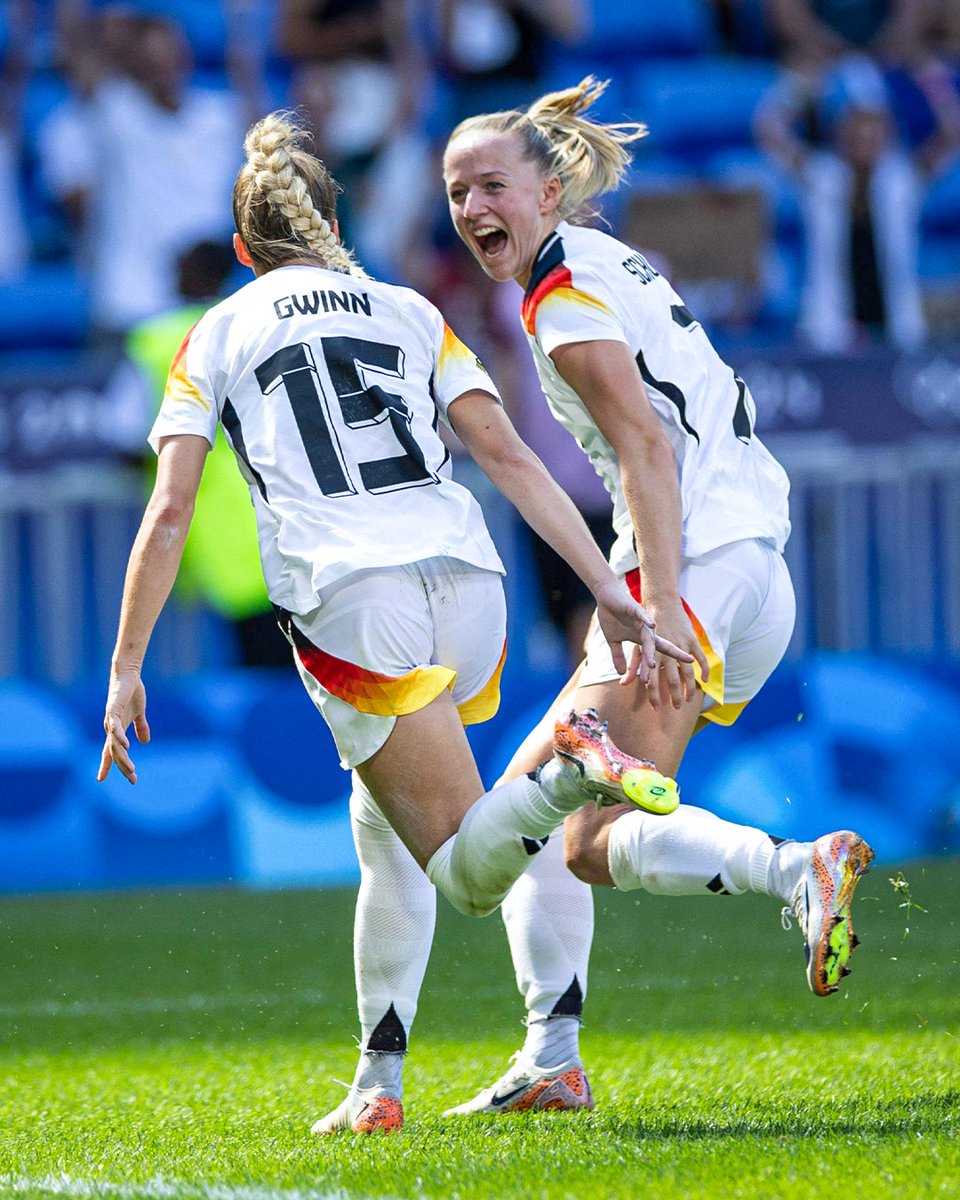 DFB_Team_EN's tweet image. A 1-0 win the last time we faced Spain π
We go up against them again in the #WEURO25 semi-final tomorrow! π₯
πΈ Imago