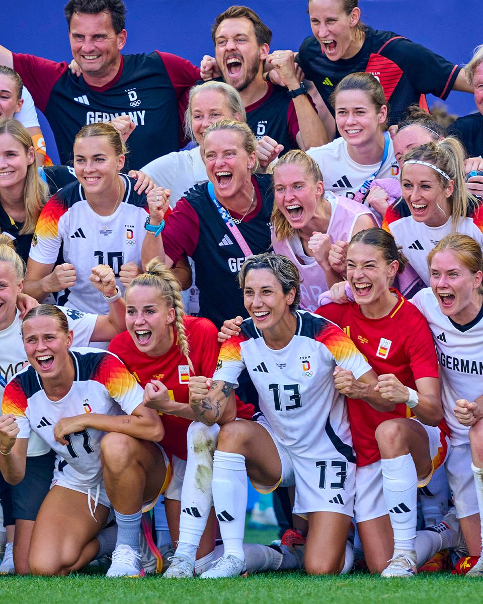 DFB_Team_EN's tweet image. A 1-0 win the last time we faced Spain π
We go up against them again in the #WEURO25 semi-final tomorrow! π₯
πΈ Imago