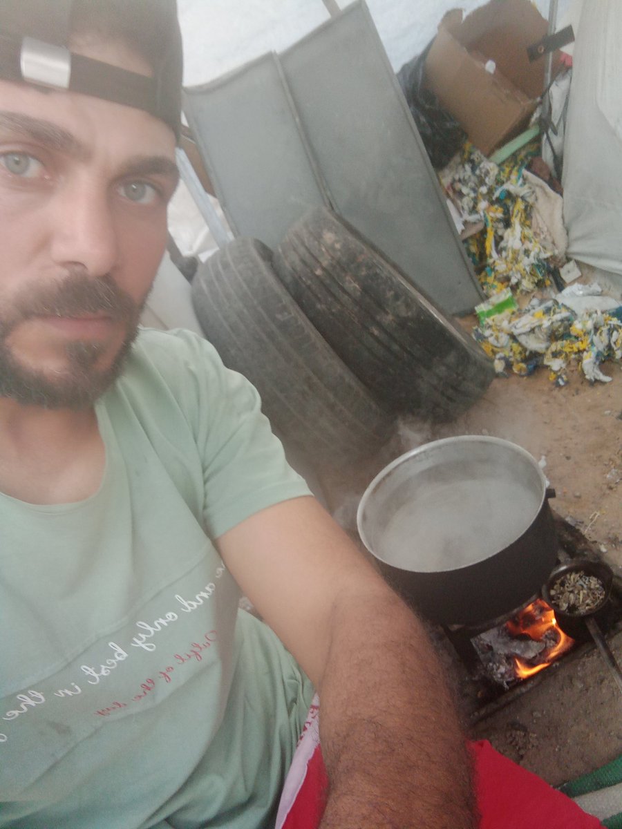 gazadream12's tweet image. what's wrong with people? I'm dying of hunger. As you can see, my body is shrinking. I'm going to die of hunger. Please stand with me. My body is collapsing. Send my message to the world. Please i need your support to live.
Donation link:🙏♥️👇 chuffed.org/project/137431…