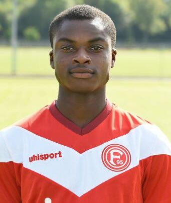 TalkReading's tweet image. Daniel Kyerewaa’s career
SG Unterrath 🇩🇪 –2016 (youth)
Fortuna Düsseldorf 🇩🇪 2016–2020 (youth)
Schalke 04 🇩🇪 2020–2023
Preußen Münster 🇩🇪 2023–2025
Reading 🏴 2025–
#readingfc