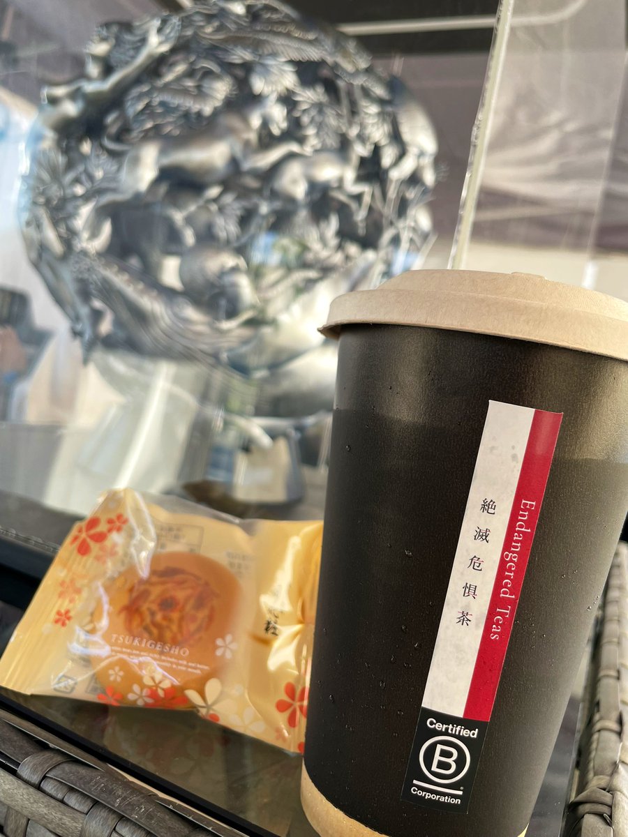 CircleTrip's tweet image. 今月から「いのちめぐる冒険」パビリオン内にできたカフェコーナーで絶滅危惧茶&いのち玉コラボ月化粧をいただく😋 シグネチャーパビリオン周辺は飲食できるところが少なかったのでいいね👍
#大阪関西万博 #EXPO2025