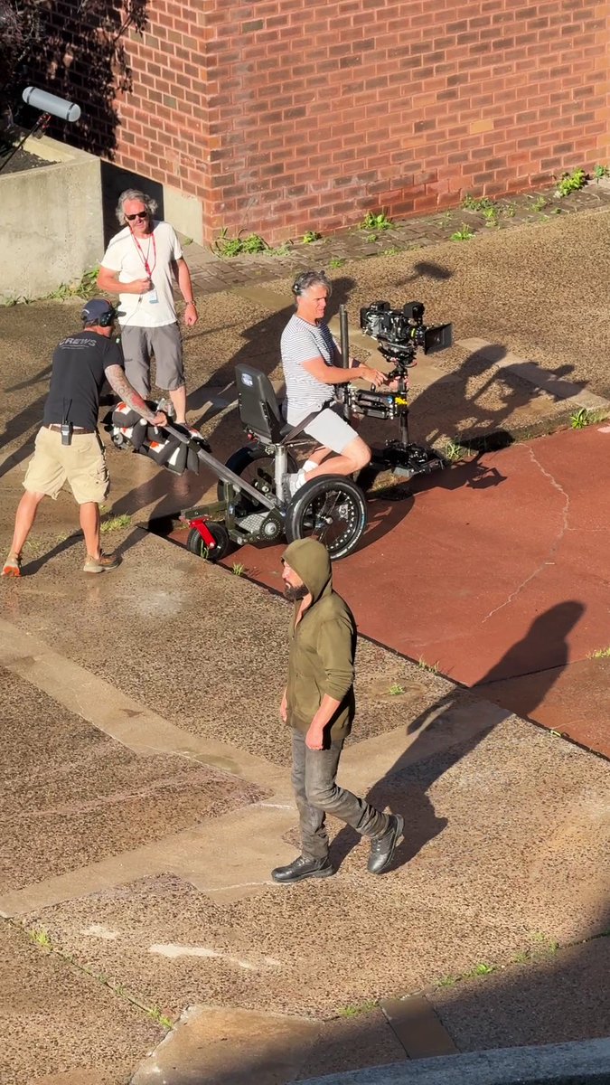 _DaredevilShots's tweet image. Jon Bernthal filming for ‘THE PUNISHER’ yesterday.