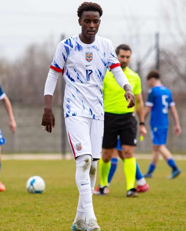 Vålerenga vinner kampen om Evenezer Awasum Forcha! 🔵🔄
16-åringen fra Bærum går til VIF for et sjeldent millionbeløp fra 3. divisjon.
Inter, Juventus og Fiorentina ønsket også midtbanetalentet, men valget falt på Vålerenga.
#VIF #Overganger #InniGarderoben
