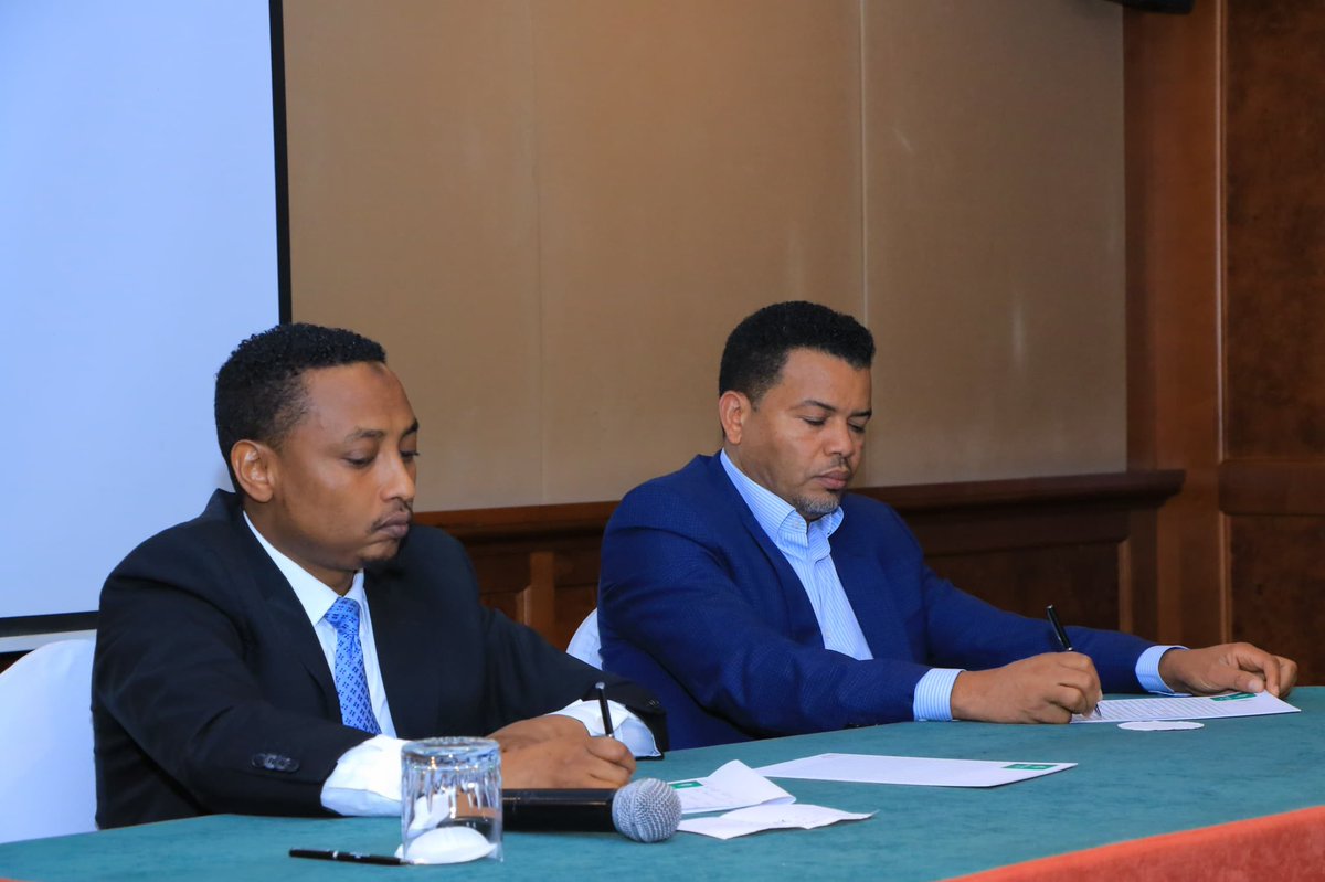 TakeleUma's tweet image. Green cargo with green logistics-Ethio-Djibouti Railway Launches Green EV Transport! 

Today marks a historic milestone as we officially launch  green electric vehicle (EV) transport via the  Ethio-Djibouti Railway.
The event was graced by:  Ministry of Transport &amp;amp; Logistics and…