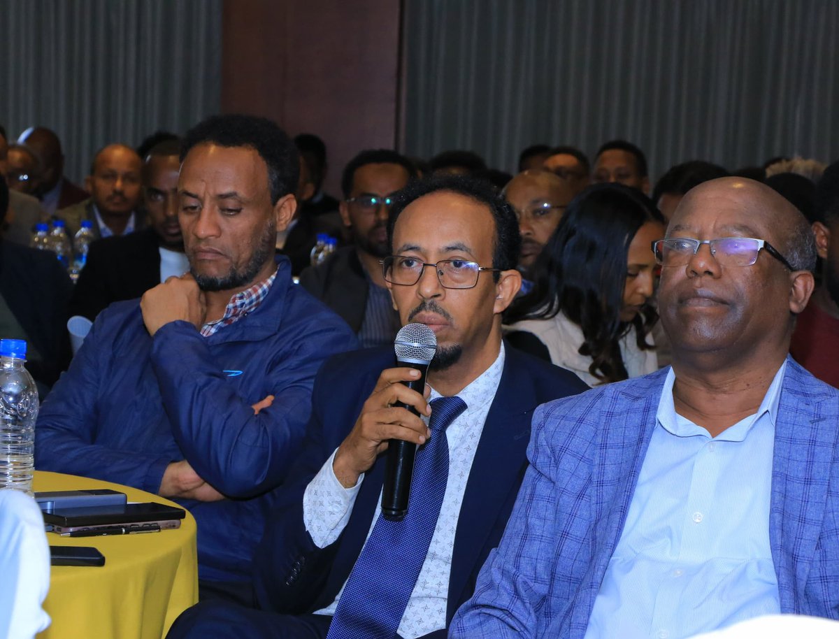 TakeleUma's tweet image. Green cargo with green logistics-Ethio-Djibouti Railway Launches Green EV Transport! 

Today marks a historic milestone as we officially launch  green electric vehicle (EV) transport via the  Ethio-Djibouti Railway.
The event was graced by:  Ministry of Transport &amp;amp; Logistics and…