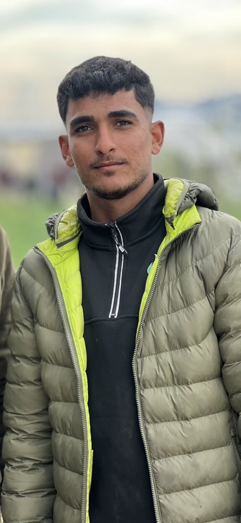 hamedhussam0's tweet image. I live here in the Gaza Strip, starving, in a tent under extreme heat.
Me and my family — 8 people.
I hope you support us so we can stay alive. 😩💔
gofund.me/429ac8c9