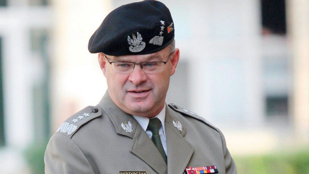 nexta_tv's tweet image. 🇵🇱 Retired Polish General Waldemar Skrzypczak Dies — Fierce Critic of Lukashenko and the Kremlin
Retired Polish general Waldemar Skrzypczak has died at the age of 70. In Belarus and Russia, he was known for his uncompromising stance against authoritarian regimes and his biting…