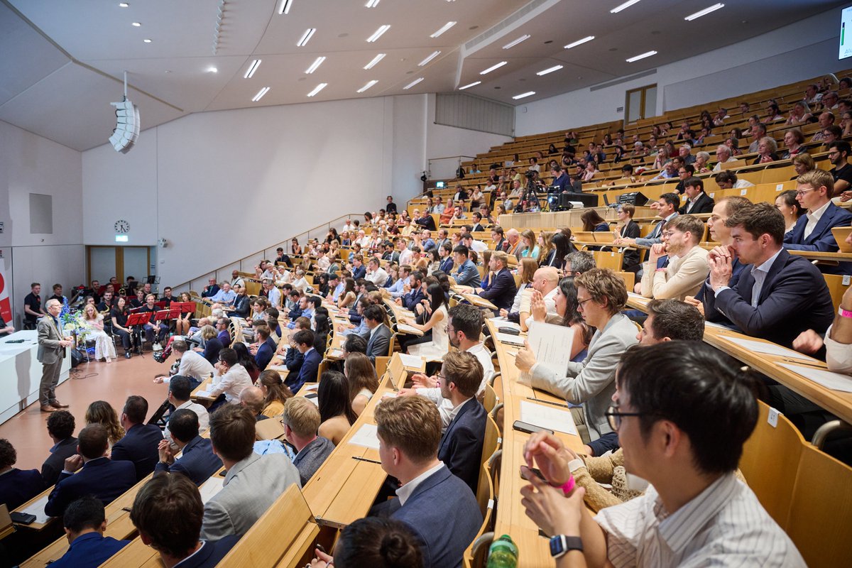SAFARI_ETH_CMU's tweet image. 🏆 @FirtinaC & @breitware attended the Doctoral Awards Ceremony and received their degrees. Can will soon join the faculty @umdcs & Lukas has joined the ROOT team @CERN. Congratulations on your PhD achievements and your appointments!
safari.ethz.ch/can-firtina-an…
@_onurmutlu_