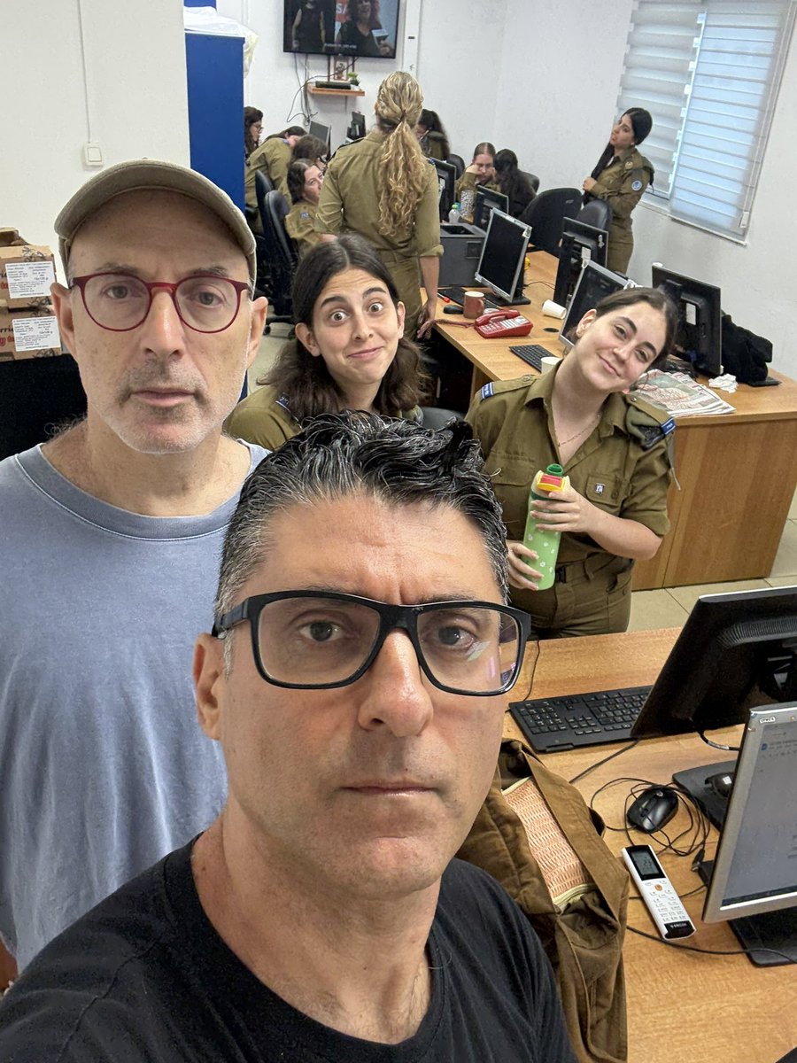 דודו ארז- סטנדאפיסט tweet media