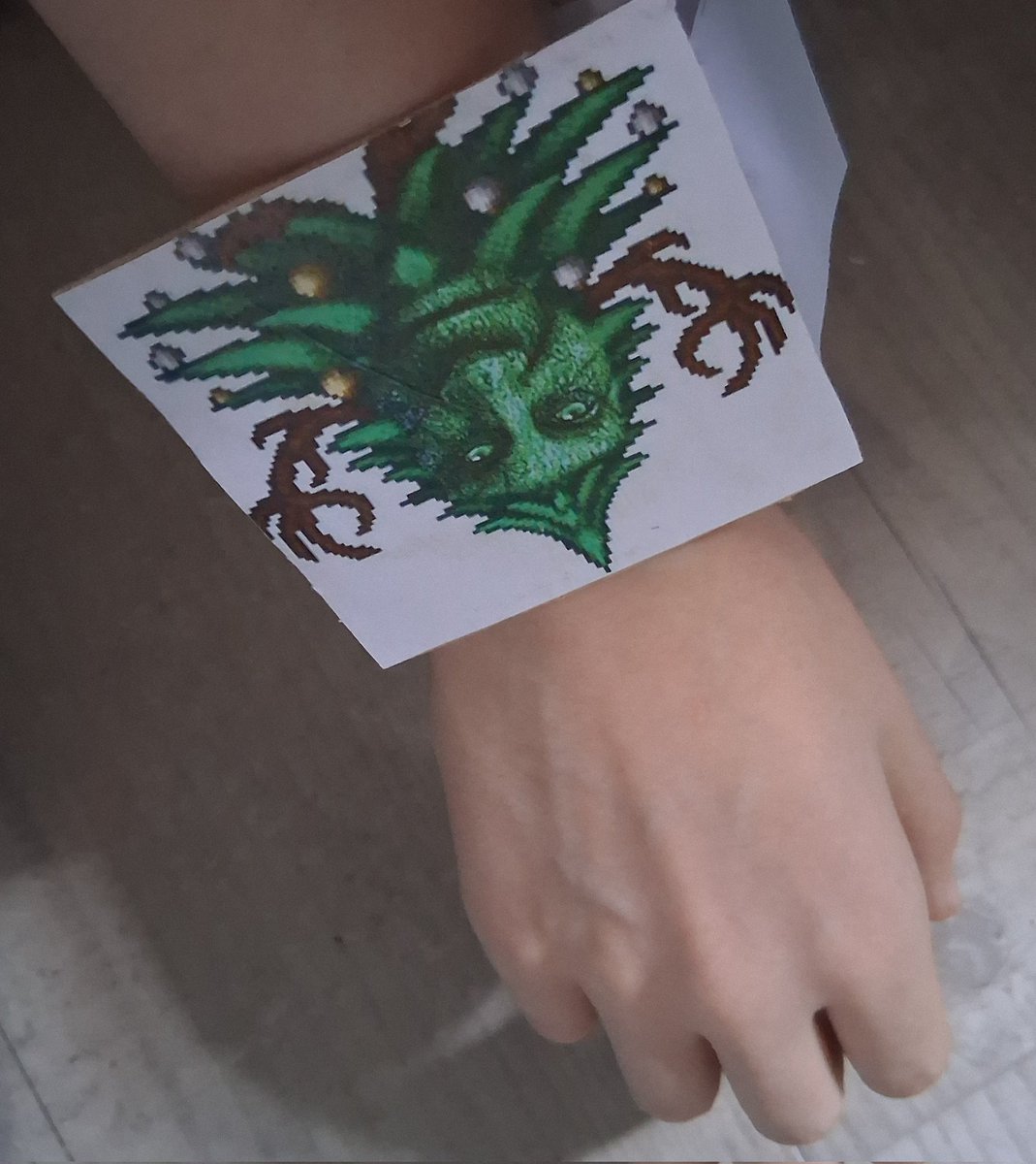 egg_232's tweet image. oh no i dropped my wallet i dropped my wallet