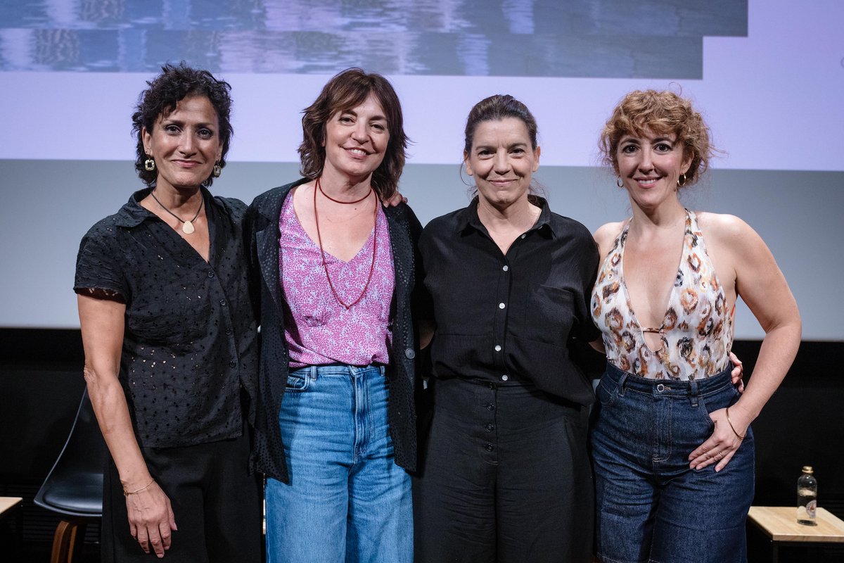Así fue el encuentro con la directora Laura Mañá y las actrices Laia Marull, Betsy Túrnez y Àgata Roca tras la proyección de Las irresponsables #enlaAcademia
academiadecine.com/2025/07/22/las…