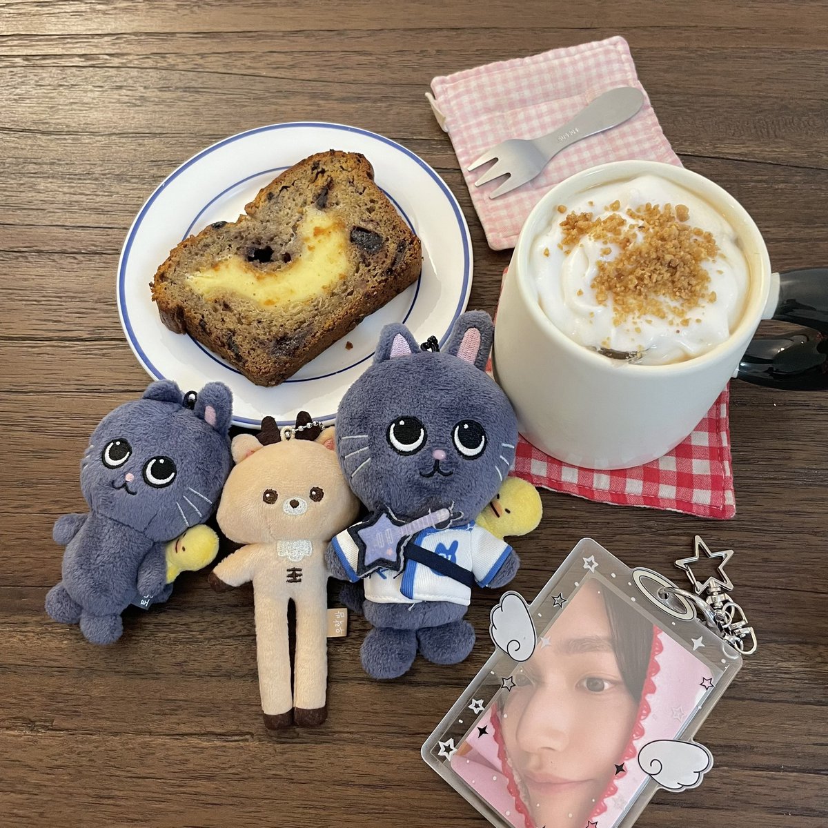 pwbincat's tweet image. weekend dump 🍰📓🔖