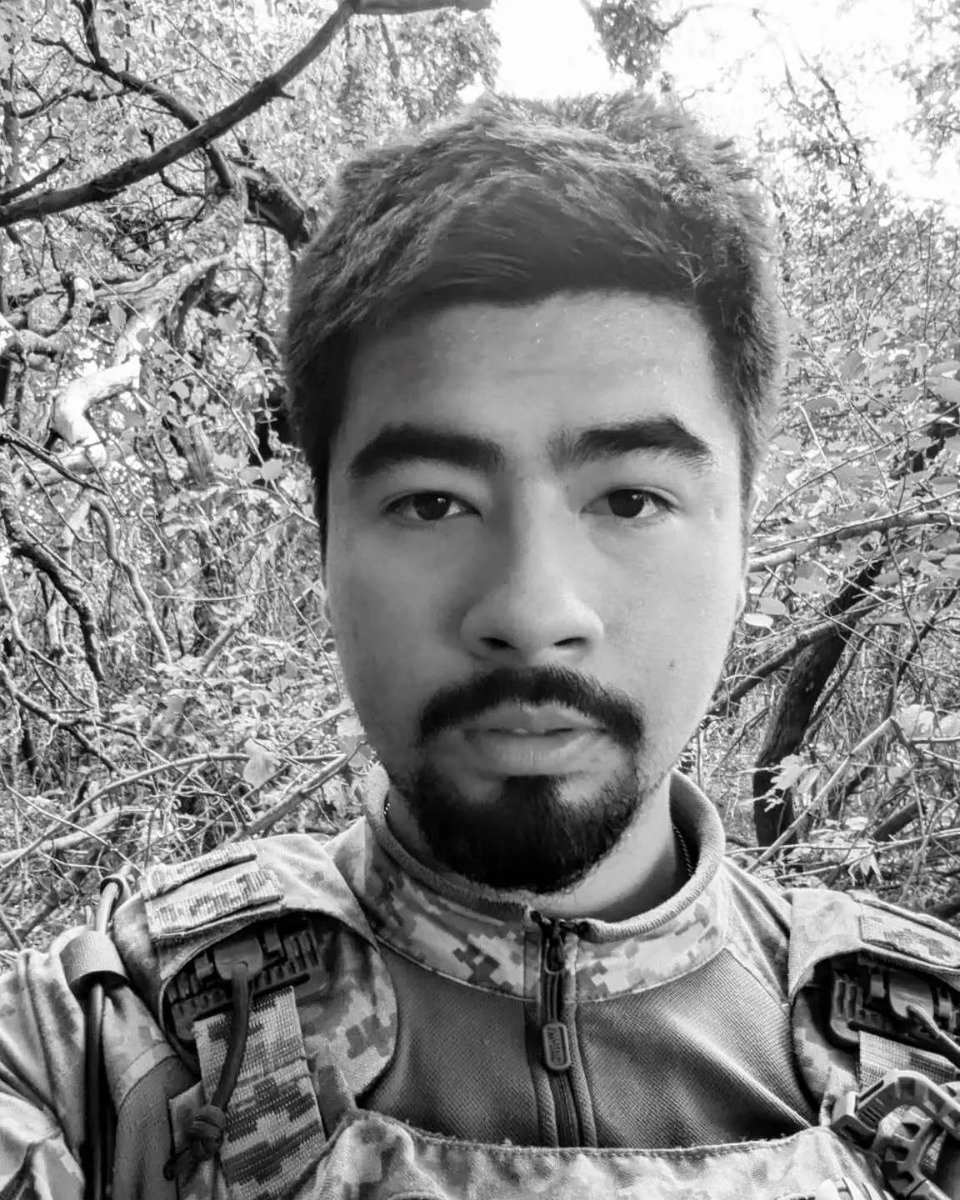 EuromaidanPress's tweet image. Wushu champion & Ukrainian soldier Artem Thea Suong KIA near Orikhovo-Vasylivka on 22 April 2025.
A three-time European champion & World Cup winner, he joined the army in 2022 and served as a platoon commander.
He was awarded the Order of Bohdan Khmelnytsky.
Eternal Memory!