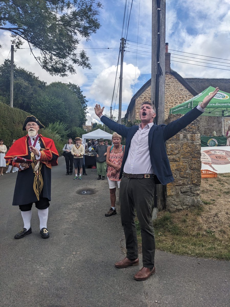 EdwardMorelloWD's tweet image. On Sunday it was my great honour to officially open the 2025 Stoke Abbott Street Fair. Such a great event, raising money for local causes. Also pleased to see The New Inn reopened.
