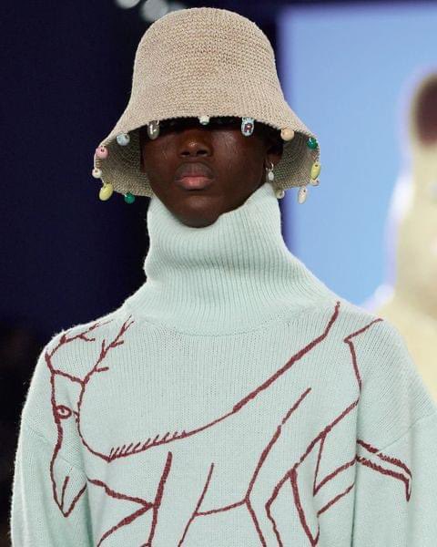 SBmatters_za's tweet image. Earth Age, a South African clothing company based in Cape Town, has collaborated with Dior to create handcrafted hats for the Dior Men's Summer 2025 show.