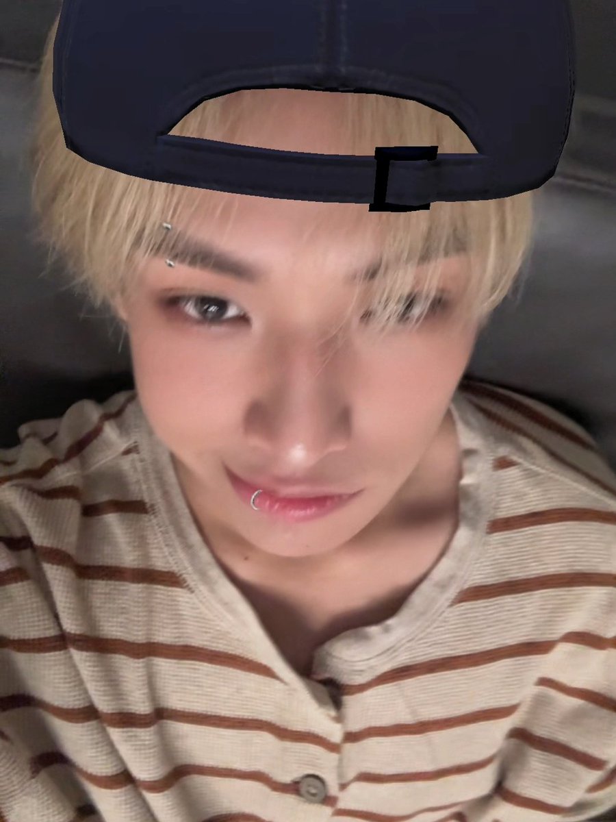 dearaxl_'s tweet photo. 👀

#DIGICAMZ https://t.co/J5JcyoebXM