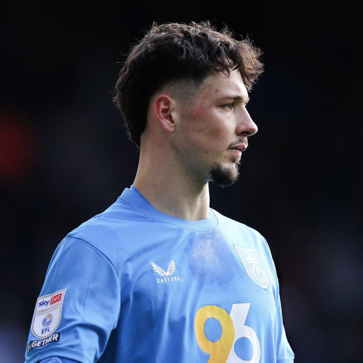 cityreport_'s tweet image. #ManCity have the option to match any bid that Burnley accept for James Trafford, who favours a return to City.
If Burnley accepted a bid from Newcastle they would have to inform City, who would then have three days to match it.
📰 @TyMarshall_MEN