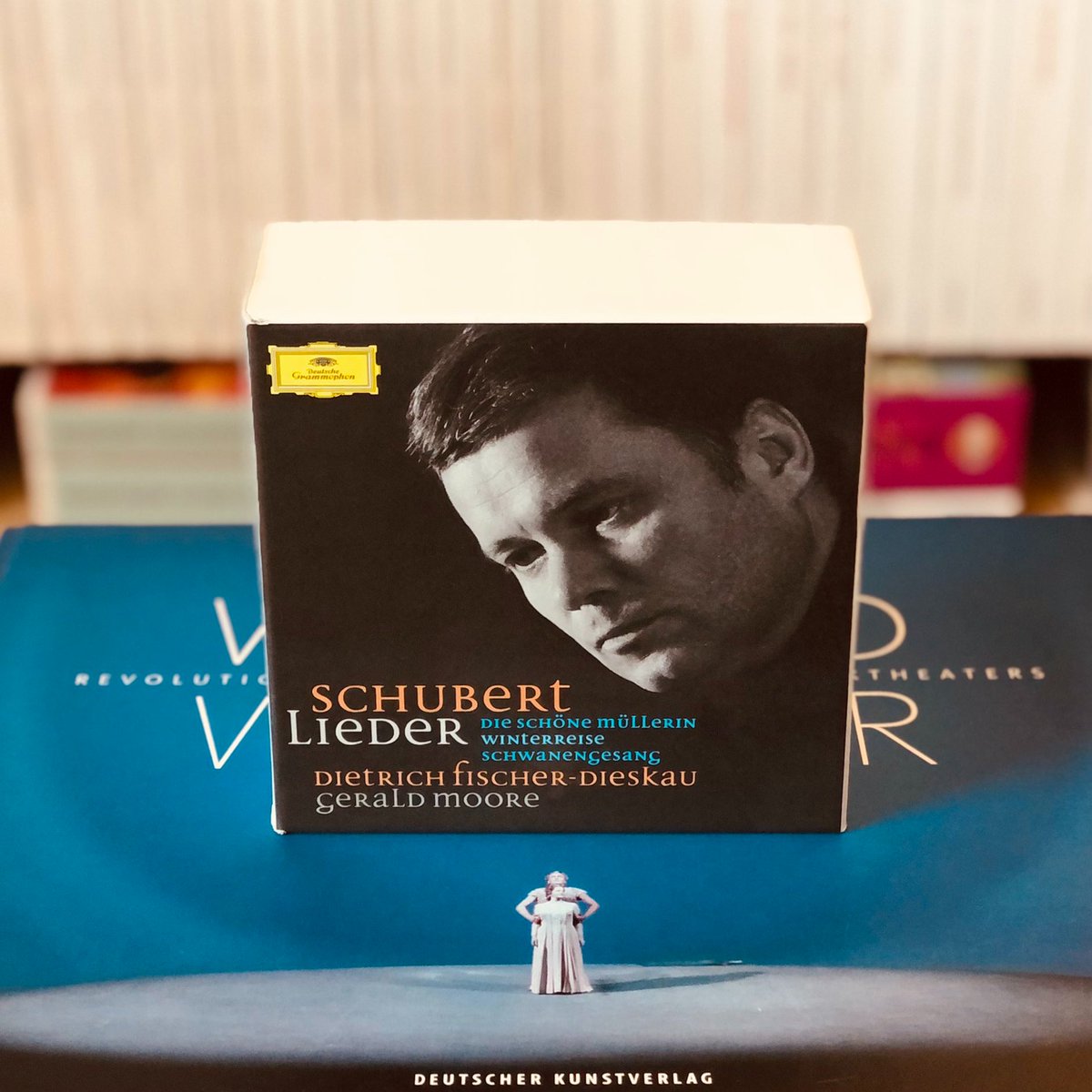 DrDavidVernon's tweet image. After a bit of vacillation, my next music book will be on Schubert's sonatas and song cycles. Will hopefully begin work in the second half of next year for publication in 2028 to mark the bicentenary of his death. Really excited to write about these enchanting, elusive works.