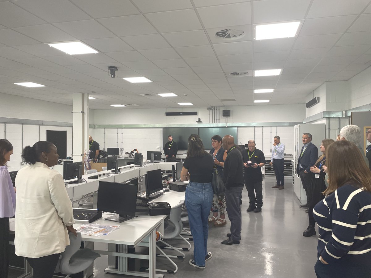 KindBuilders's tweet image. Delighted to have been invited to the Be Part Of The Future meet the employer event yesterday at South Essex College of Further and Higher Education. 

Pleased to take part in this!

#FutureTalent #Construction #Education #BePartOfTheFuture #Networking