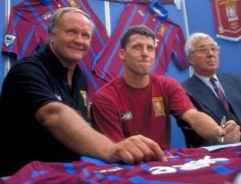 AvfcArchive's tweet image. #OnThisDay in 1993, Andy Townsend joined Aston Villa from Chelsea. #AVFC