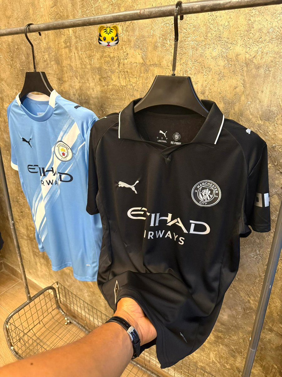 bholuwatifeh07's tweet image. MANCITY HOME AND AWAY 2025 NOW AVAILABLE IN STORE!!!
M—XXL
N18,000
Customizing N4000
KINDLY REPOST!!
Add to 🛒