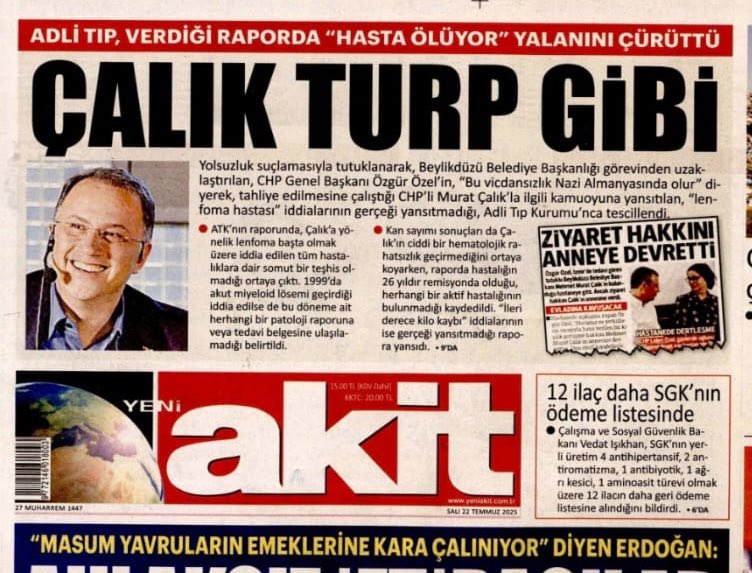 serakadigil's tweet image. Bu manşeti hiç unutmayacağım.
Yazdıkları iğrençliklerin altına imza atmaktan bile aciz bu haysiyetsizlik, bir ayda 21 kg kaybeden, 2 kez kanser atlatan ve kendi yaptıkları, kendi bakanlıklarına bağlı şehir hastanesi raporunun “KANSERİ NÜKSEDİYOR” diye bas bas bağırdığı bir…