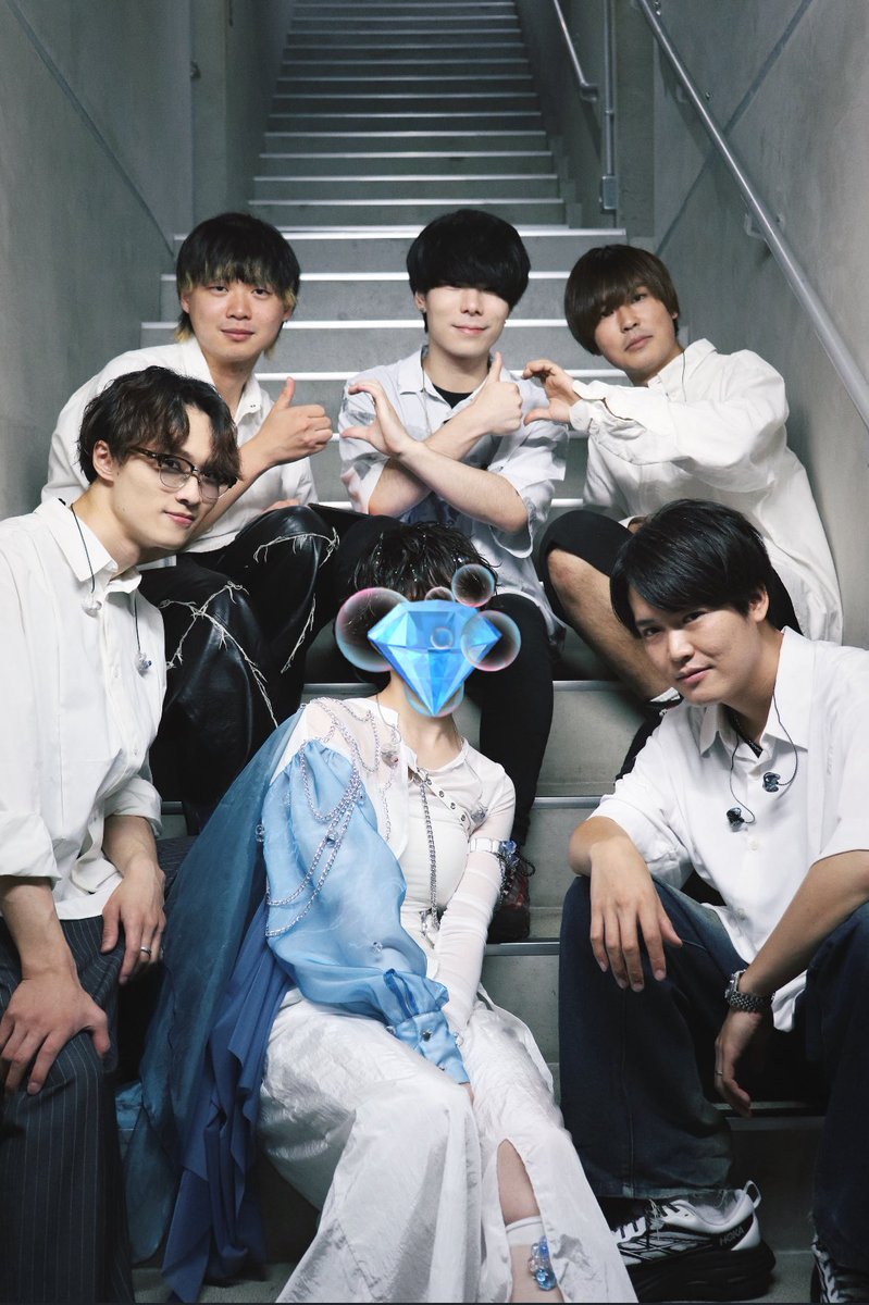 シユイ (@shiyui_0111) on Twitter photo Vocal – シユイ(<a href="/Shiyui_0111/">シユイ</a> )
Bandmaster / Keyboard / Manipulator – 西山ケイン(<a href="/kein0002/">西山ケイン/ Kein Nishiyama🎹</a> )
Drums – 伊佐次真大(<a href="/Masahiro_Isaji/">伊佐次真大 Masahiro Isaji</a> )
Bass – 富岡陽向(<a href="/hinatabass_/">富岡 陽向 / Hinata Tomioka</a> )
Guitar – Koki(<a href="/Gt_koki_/">Koki</a> )
Guitar – 杉村謙心(<a href="/sugi_mura12/">杉村謙心</a> ) Vocal – シユイ(<a href="/Shiyui_0111/">シユイ</a> )
Bandmaster / Keyboard / Manipulator – 西山ケイン(<a href="/kein0002/">西山ケイン/ Kein Nishiyama🎹</a> )
Drums – 伊佐次真大(<a href="/Masahiro_Isaji/">伊佐次真大 Masahiro Isaji</a> )
Bass – 富岡陽向(<a href="/hinatabass_/">富岡 陽向 / Hinata Tomioka</a> )
Guitar – Koki(<a href="/Gt_koki_/">Koki</a> )
Guitar – 杉村謙心(<a href="/sugi_mura12/">杉村謙心</a> )