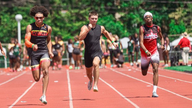 OHMileSplit's tweet image. See here for photos from Bedford Sprint Masters Invite
Photos: bit.ly/44XXQY5