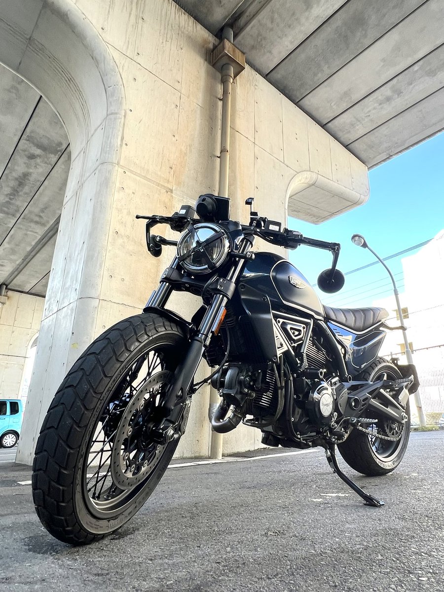 三連休にロングツーリングしてきてバイクにも頑張ってもらったから洗車してあげたよ！
輝いてるぜ！