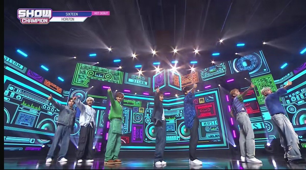 Mga bagay na namiss ko sa music show:

Seeing 'HOT DEBUT' and 'The SHOW Nominee' katabi ng #HORI7ON

Di madali ang pagiging foreign group in the k-industry, but their passion &amp; dream shines as they represent PH in KR stages. Yung sparks sa mga mata nila every time they perform🥹