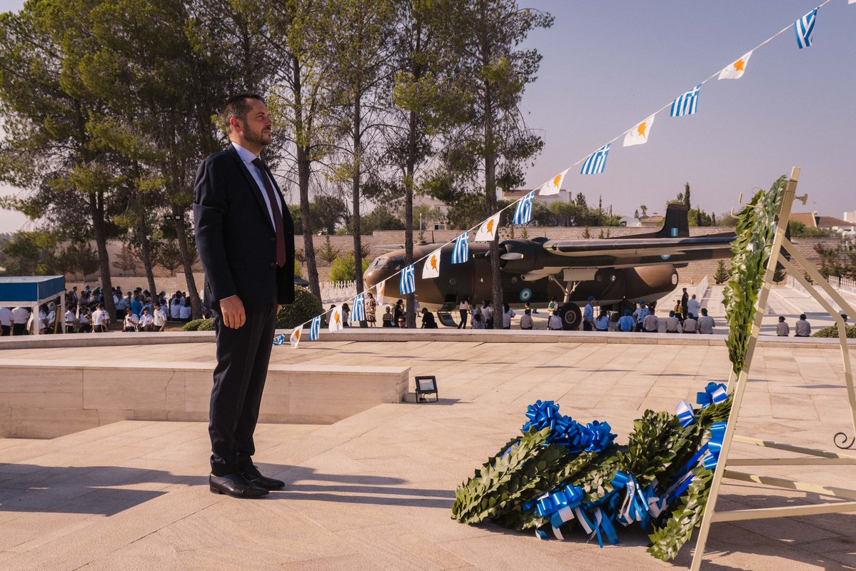 NicolasBay_'s tweet image. Chypre est occupée à 37% par la Turquie depuis un demi siècle.
Le territoire chypriote est séparé en deux, violant ainsi la souveraineté et l’intégrité territoriale d’un des États membres de l’UE.